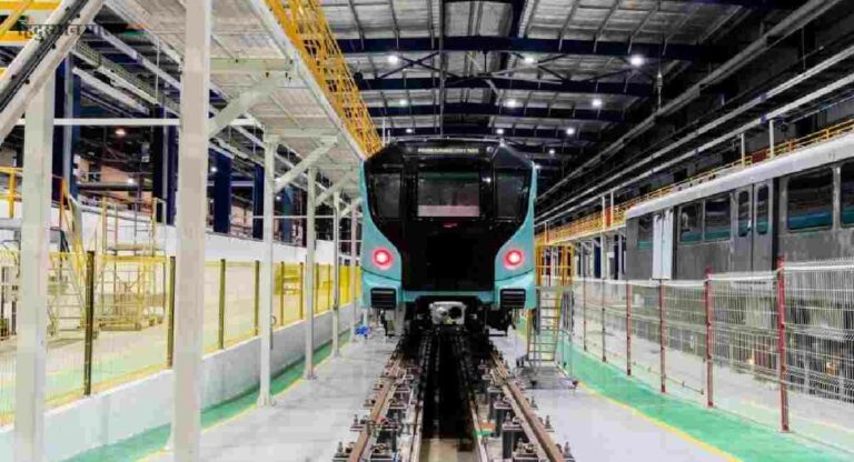 Mumbai Metro : मुंबईतील ‘या’ मेट्रोमुळे ७ लाख वाहने गायब होणार