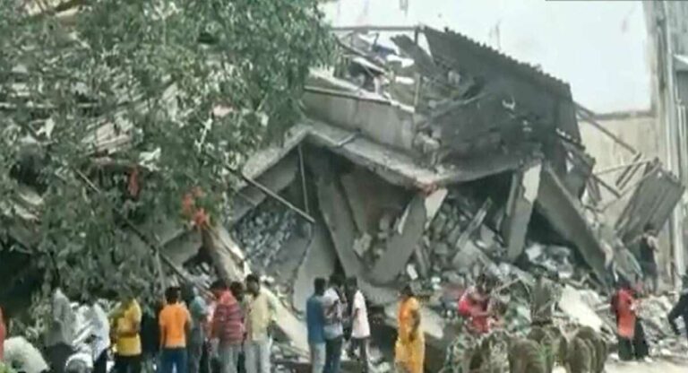 Bhiwandi : तीन मजली इमारत कोसळली; ५० हून अधिक माणसं ढिगाऱ्याखाली अडकले
