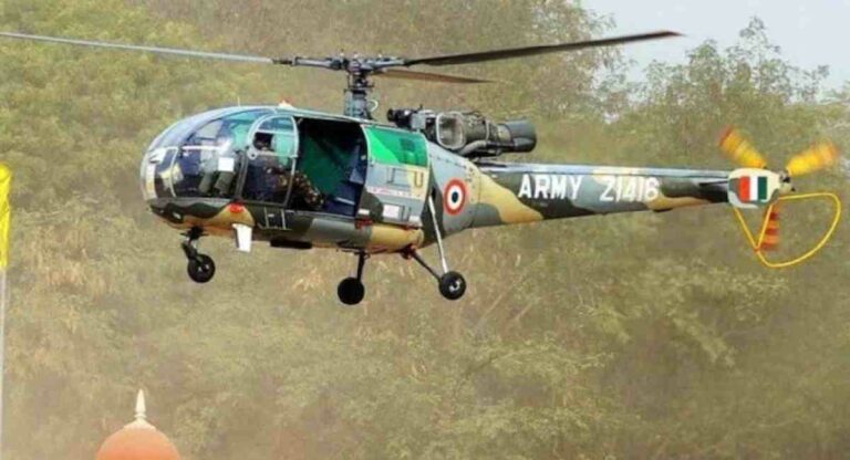 Army Helicopter Crash: जम्मू-काश्मीर येथे भारतीय लष्कराचे हेलिकॉप्टर कोसळले