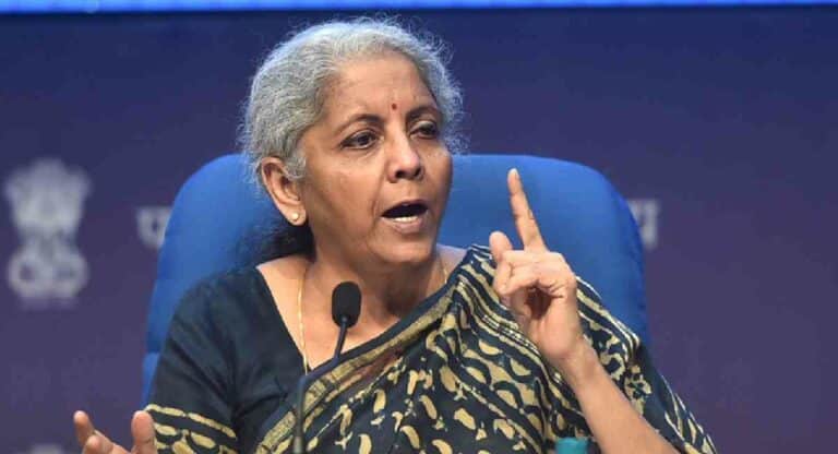 Nirmala Sitharaman : कर्ज वसुलीसाठी आता बँकांची मनमानी चालणार नाही; मार्गदर्शक तत्वे जारी करणार – निर्मला सीतारामन