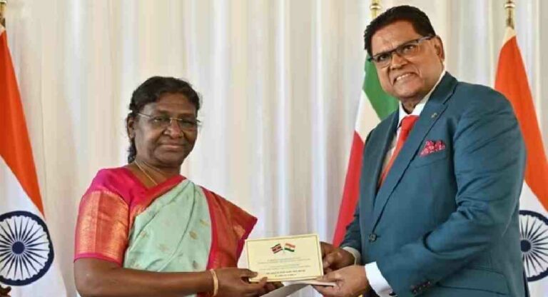 President Draupadi Murmu : राष्ट्रपती मुर्मू यांना ‘या’ देशाचा सर्वोच्च नागरी पुरस्कार प्रदान; ठरल्या पहिल्या भारतीय महिला