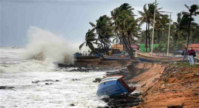 Biporjoy Cyclone : राज्यावर घोंघावतंय चक्रीवादळाचं संकट; मुंबई, कोकण किनारपट्टीला सतर्कतेचा इशारा