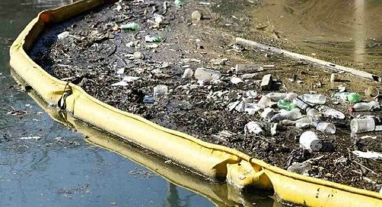 Floating Garbage : नाल्यातील तरंगता कचरा काढायचा कुणी? पर्जन्य जलवाहिनी विभाग आणि घनकचरा व्यवस्थापन विभागात वाद