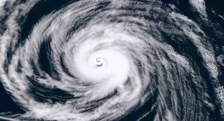 Biporjoy Cyclone : बिपोरजॉय  चक्रीवादळ…. धोक्याचा इशारा