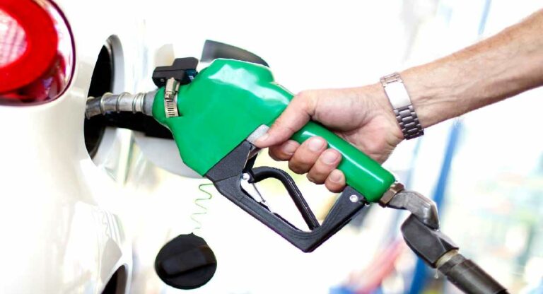 Dombivli : डोंबिवलीकरांची पेट्रोल पंप मालकाकडून लूट; पाणी मिश्रित पेट्रोलची विक्री? डोंबिवलीकर संतप्त