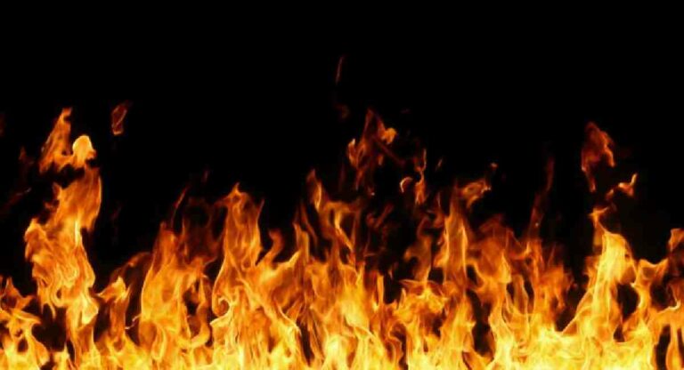 Fire : सांताक्रूझमधील हॉटेलमध्ये आग, २ जण होरपळून ठार