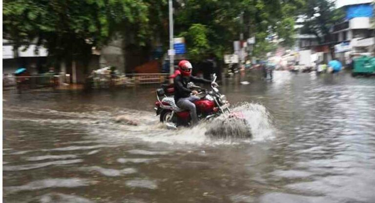 Mumbai Rain : पहिल्याच पावसात अनेक ठिकाणी तुंबई होऊन रस्ते वाहतूक खोळंबली
