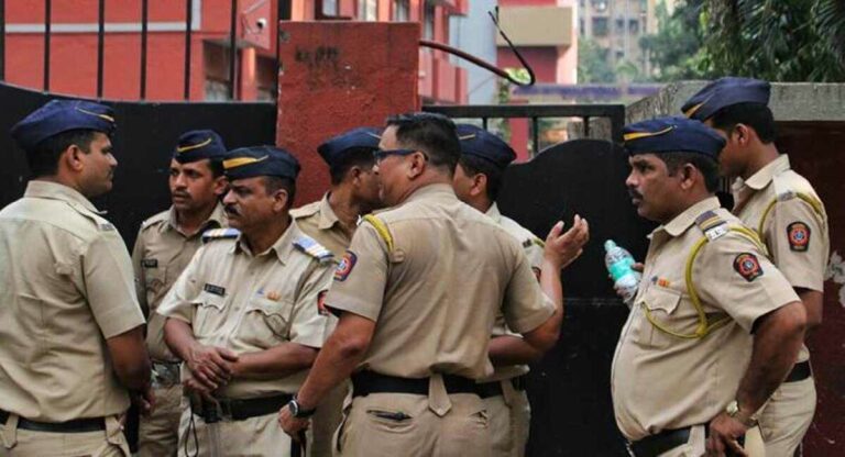Mumbai Police : मुंबईच्या पूर्व उपनगरातून ७९ सराईत गुन्हेगार हद्दपार