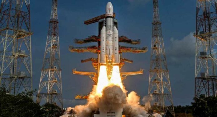 चांद्रयान-३ चे यशस्वी उड्डाण, 'इतक्या' दिवसांनी लँडर उतरणार चंद्रावर
