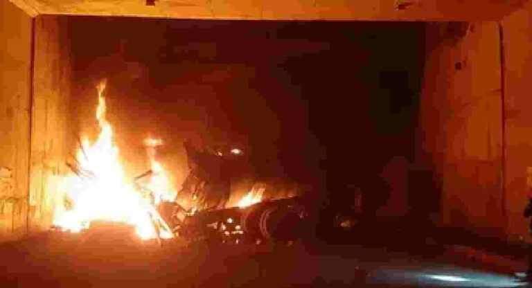 Samruddhi Mahamarg Accident : समृद्धी महामार्गावर केमिकल घेऊन जाणाऱ्या ट्रकला भीषण आग, ट्रक जळून खाक