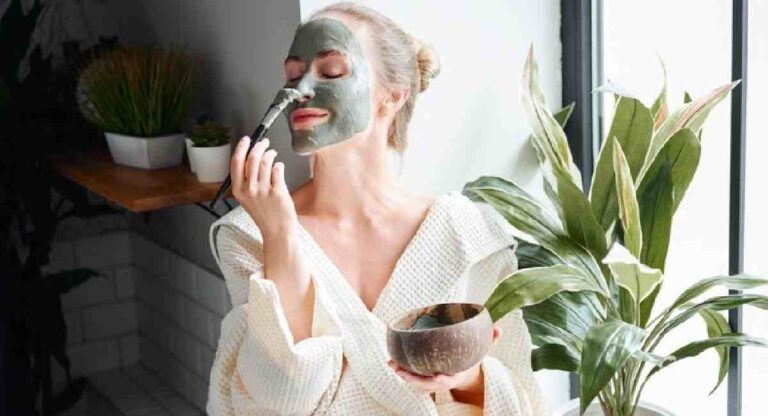 Skin Care: सुंदर, डागविरहीत त्वचेसाठी ‘या’ पाच चुका आजपासूनच टाळा; चेहऱ्यावर येईल तेज !