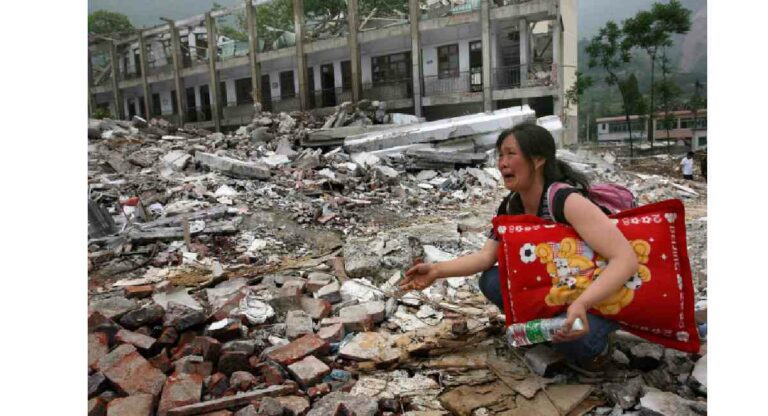 Earthquake : चीन भूकंपाने हादरला; १२६ इमारती कोसळल्या