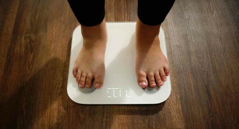 Weight Loss : फक्त 7 दिवसांत सोप्या पद्धतीने करा वजन कमी