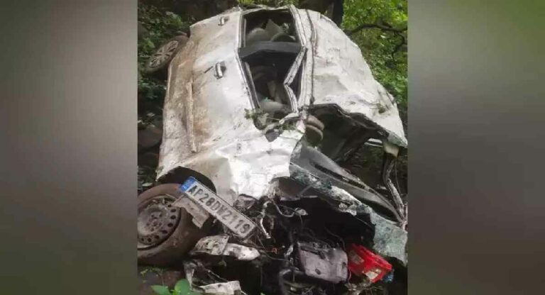 Amravati Car Accident : अमरावतीमध्ये कार २०० फूट दरीत कोसळून भीषण अपघात; चौघांचा जागीच मृत्यू