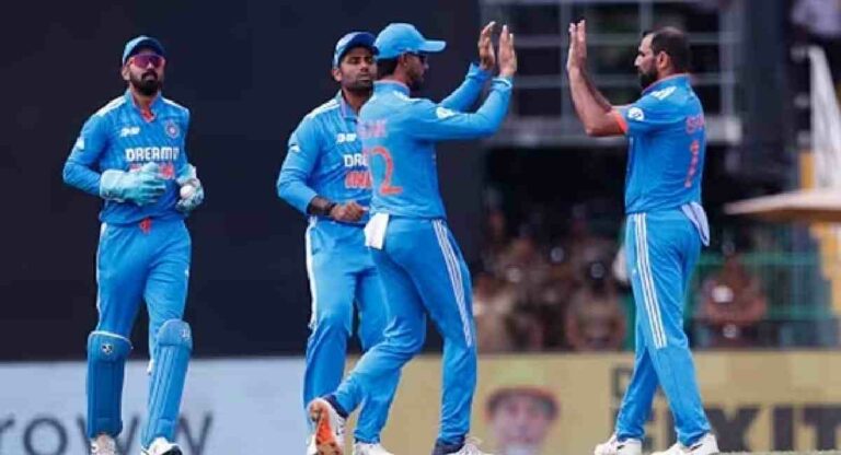 IND vs AUS 1st ODI: भारताने टॉस जिंकून घेतला गोलंदाजीचा निर्णय; भेदक माऱ्याने ऑस्ट्रेलिया फलंदाज दबावात
