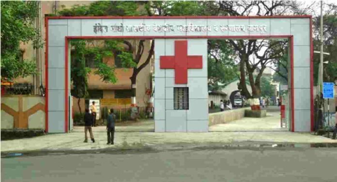 Nagpur Government Hospital : आता नागपूर मध्ये एकाच दिवसात २५ जणांचा मृत्यू ,राज्याची आरोग्यव्यवस्थाच व्हेंटिलेटरवर