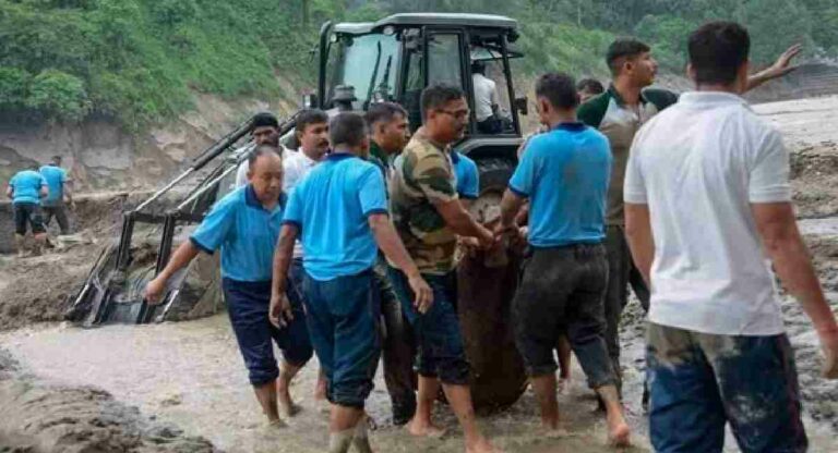 Sikkim Flood : सिक्कीममध्ये ७ जवानांसह २६ जणांनी गमावले प्राण; मदतकार्याला वेग