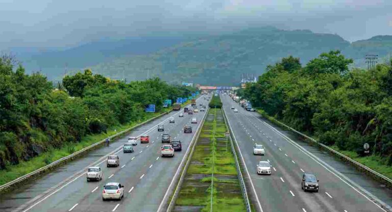 Mumbai – Goa highway : सात तासांनी मुंबई गोवा महामार्गावरील वाहतूक सुरळीत