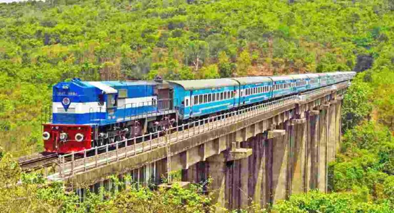 Kokan Railway : कोकण रेल्वेवर तीन दिवस ‘मेगाब्लॉक’, या पाच रेल्वेगाड्यांच्या वेळापत्रकात बदल