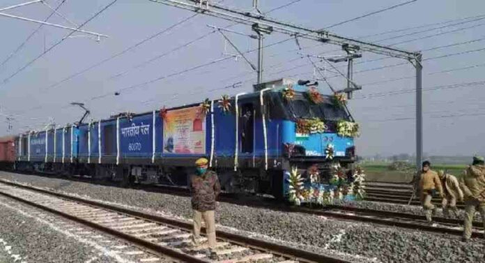 Indian Railways : ईस्टर्न डेडिकेटेड फ्रेट कॉरिडॉर प्रकल्प पूर्ण; मालवाहतुकीसह रेल्वे प्रवाशांना होणार 'हा' फायदा