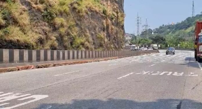 Mumbai Pune Express Highway Block : पुणे-मुंबई द्रुतगती मार्गावर एक तासाचा ब्लॉक, वेळ जाणून घ्या ?