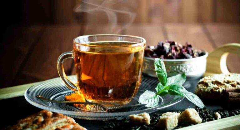 Black Tea : कोरा चहा पिण्याचे फायदे
