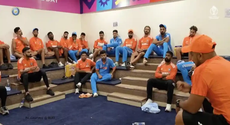 Ind vs Aus Final Match : अंतिम सामन्यानंतर भारतीय संघाच्या ड्रेसिंग रूममध्ये काय घडलं?