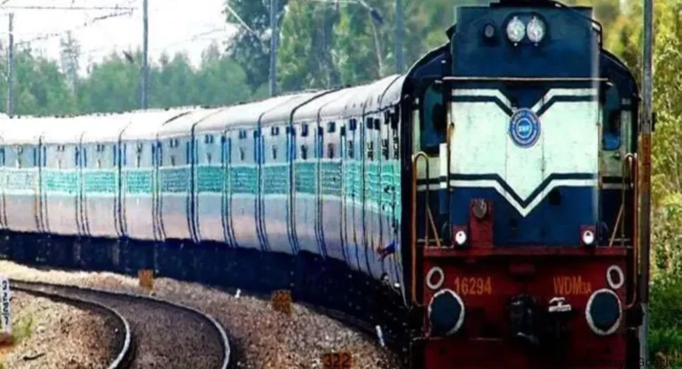 Central Railway: मध्य रेल्वेकडून मुंबई-मंगळुरू आणि करमाळीदरम्यान 16 विशेष गाड्या