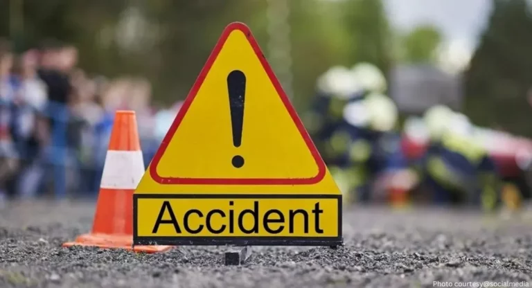 Accident : नगर-पुणे महामार्गावर अपघात, लक्झरी बसने दिलेल्या धडकेत ३ ठार ११ जखमी