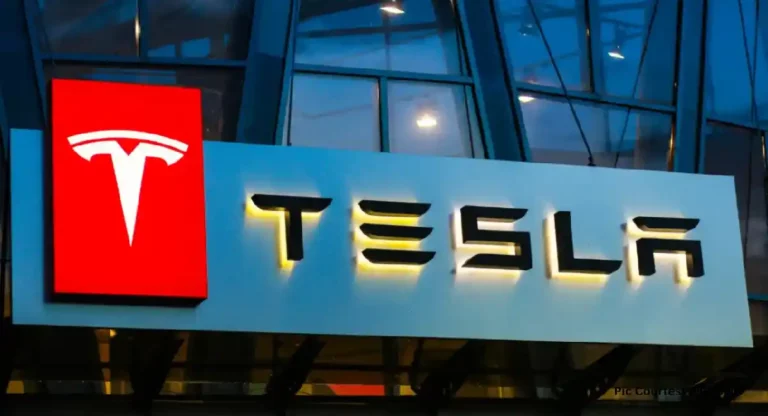 Tesla in India : टेस्ला कंपनी भारतात जागा पक्की करण्यासाठी एप्रिलमध्ये पाठवणार पाहणी चमू