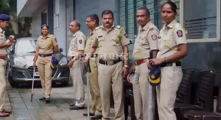 Mumbai Police : रिकव्हरीच्या नावाखाली वसुली; महिला पोलीस अधिकाऱ्यांसह तिघांवर विभागीय चौकशीचे आदेश