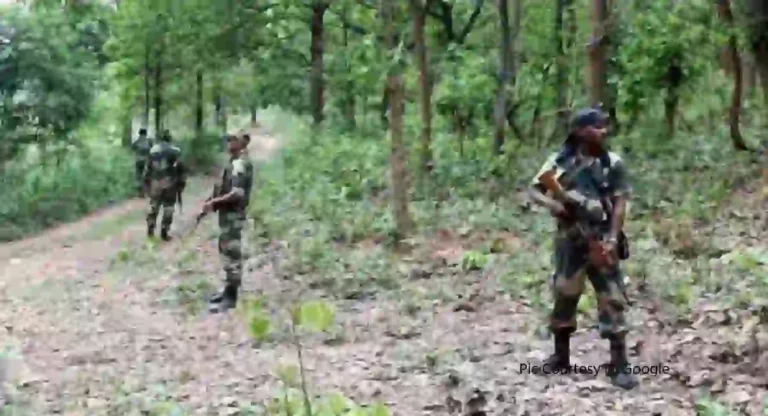 Naxalite : १५ पोलिसांना ठार करणाऱ्या नक्षलवाद्याचा खात्मा