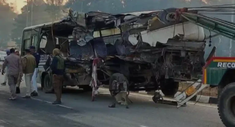 Assam Accident : आसाममध्ये बस आणि ट्रकच्या धडकेत १४ ठार, २७ जखमी