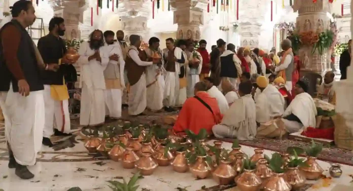 Ayodhya Ram Mandir : रामलल्ला प्राणप्रतिष्ठापनेचे मुख्य पुजारी आहेत सोलापूरचे; छत्रपती शिवाजी महाराजांशी आहे असे कनेक्शन