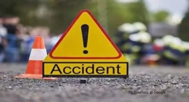 Accident : मिरवणुकीमुळे चालक झाला विचलित; दोघांना चिरडले