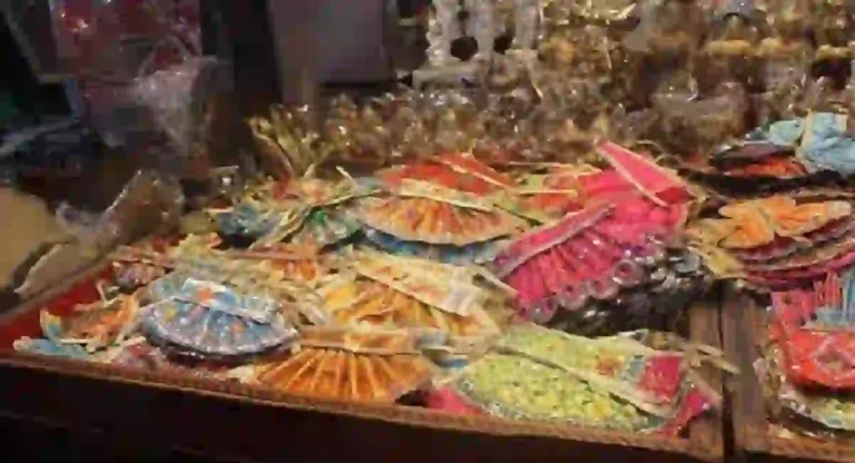 Fire Crackers : नाव्हा शेवामध्ये 11 कोटींचे चिनी फटाके जप्त; ‘या’ कारणामुळे भारतात आहे बंदी