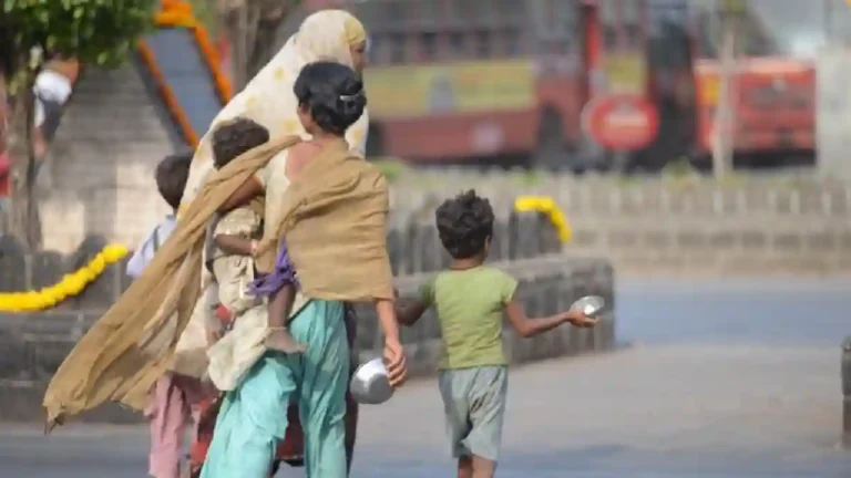 Beggars : रमजान महिन्यात मुंबईत वाढली भिकाऱ्यांची संख्या