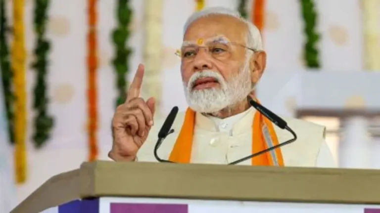 PM Narendra Modi: काँग्रेसचं काम म्हणजे ‘बारशाला गेला अन् बाराव्याला आला’, पंतप्रधान मोदींच्या भाषणाची सुरुवात मराठीतून