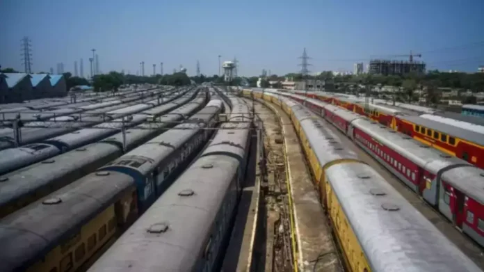 Central Railway: मध्य रेल्वेचा मोठा निर्णय, चार मेगा टर्मिनस उभारणार!
