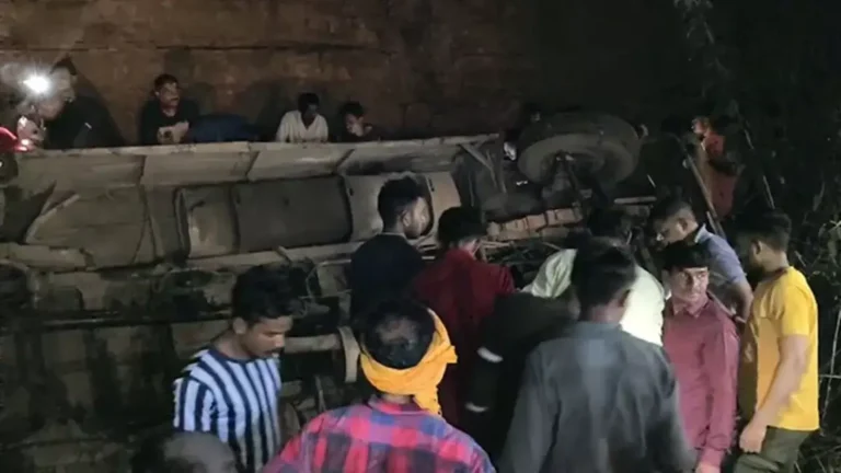 Chhattisgarh Bus Accident: दुर्गमध्ये भीषण बस अपघात, १५ जणांचा मृत्यू!